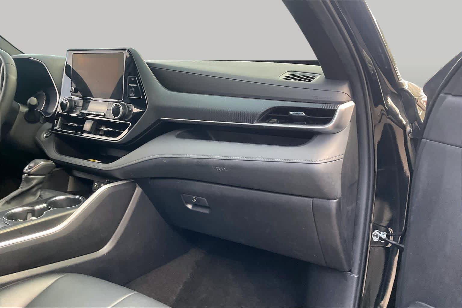 Used 2023 Toyota Highlander XSE FWD image 19