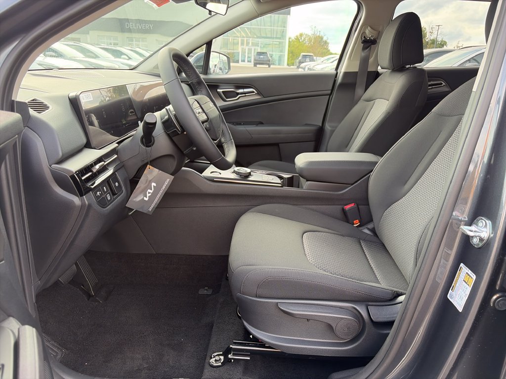 New 2027 Kia Sportage LX FWD image 14