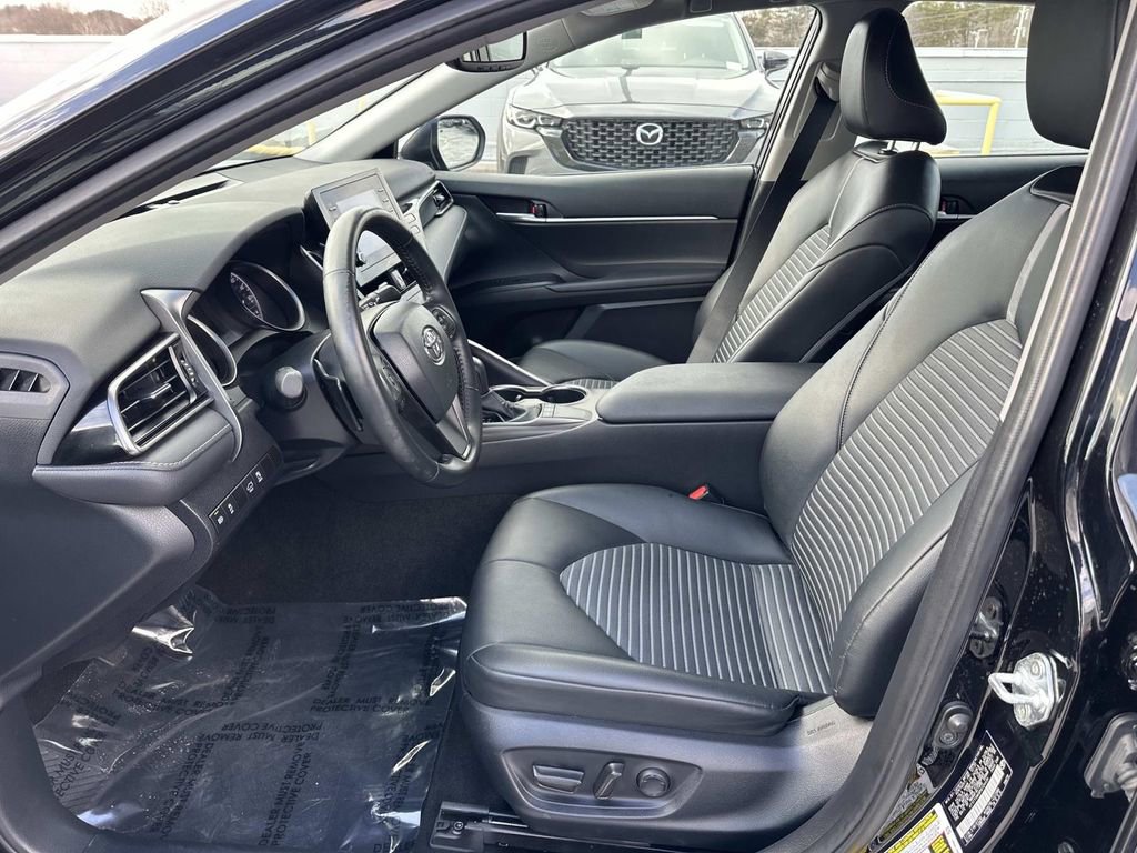 Used 2023 Toyota Camry SE image 25