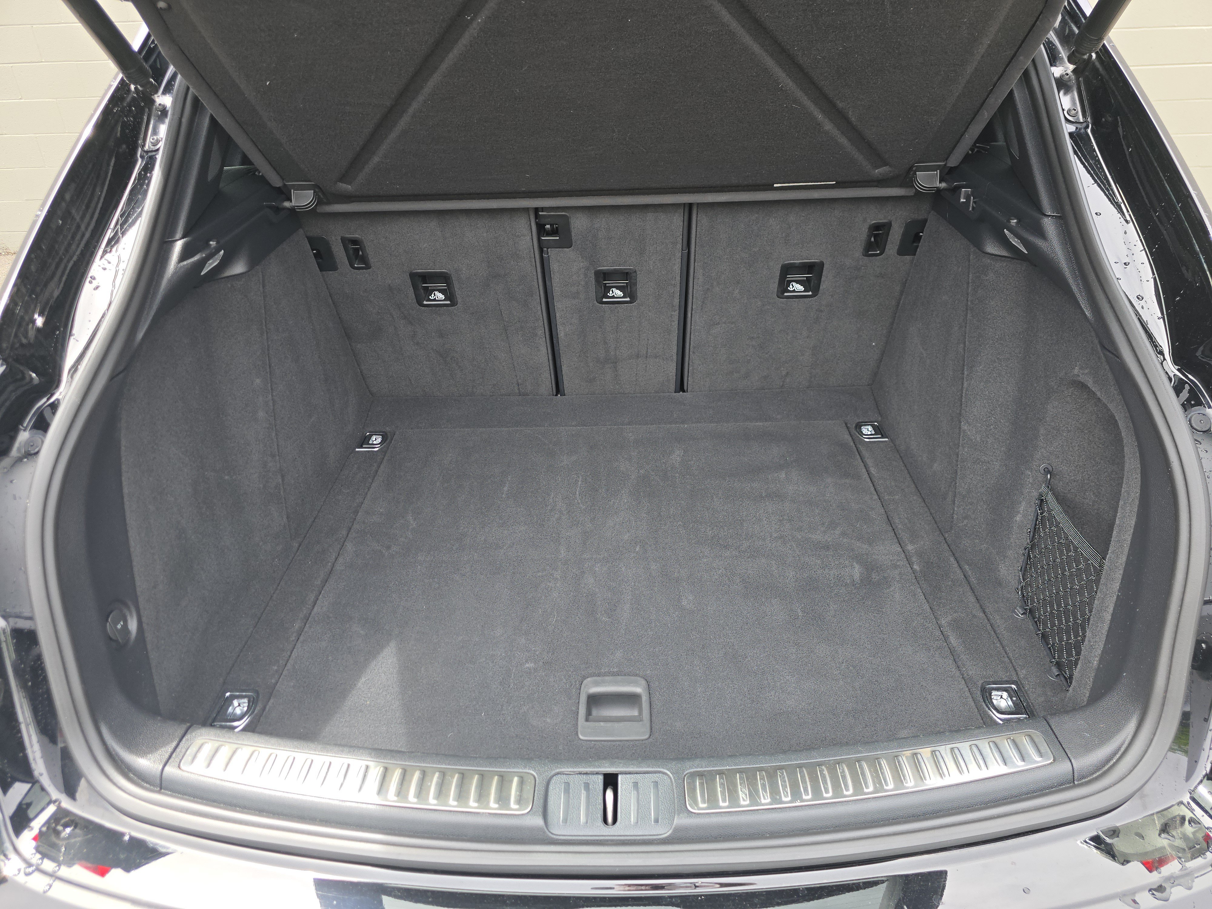 Certified 2023 Porsche Macan AWD/4WD image 17