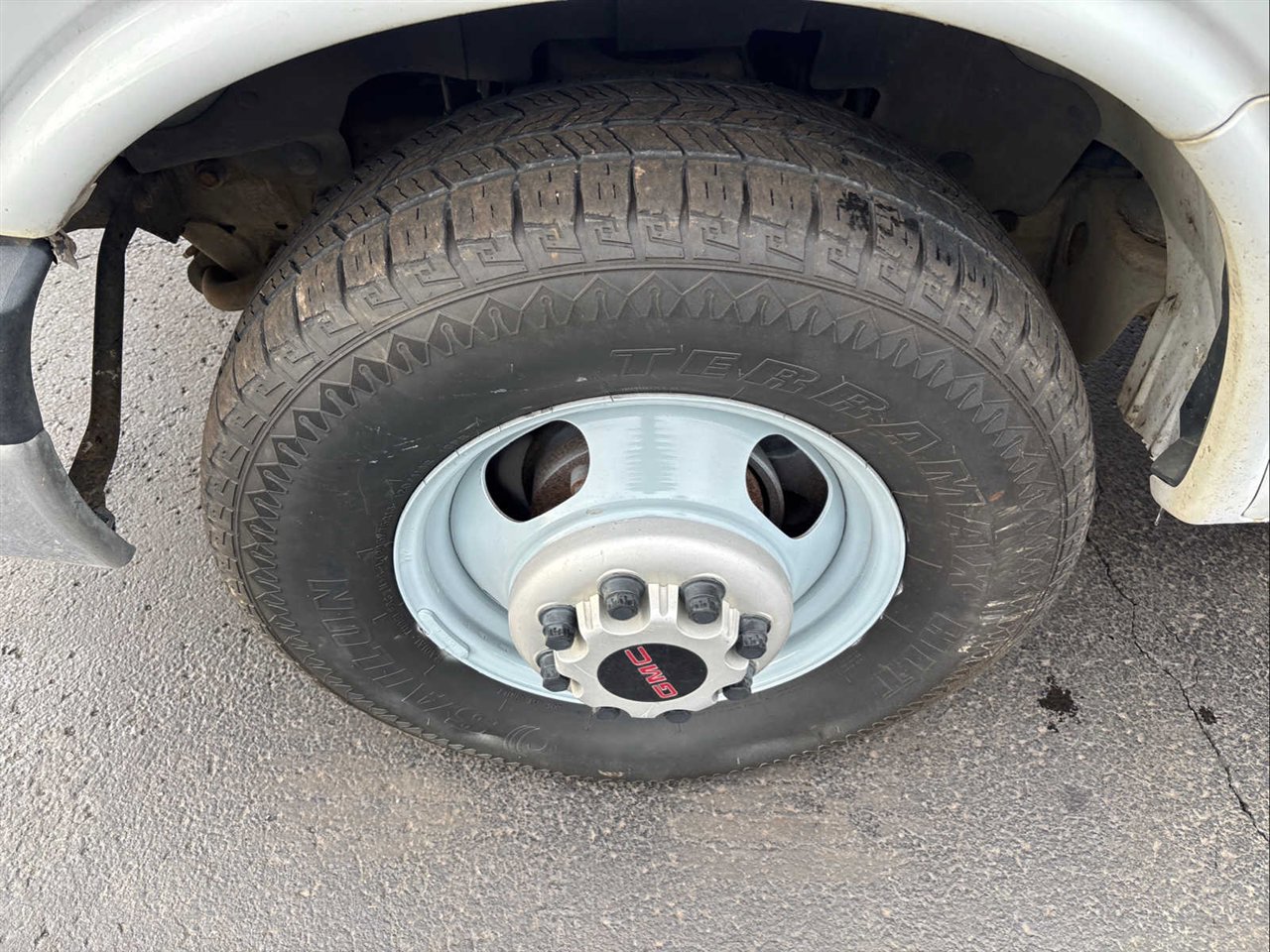 Used 2017 GMC Savana 3500 image 16