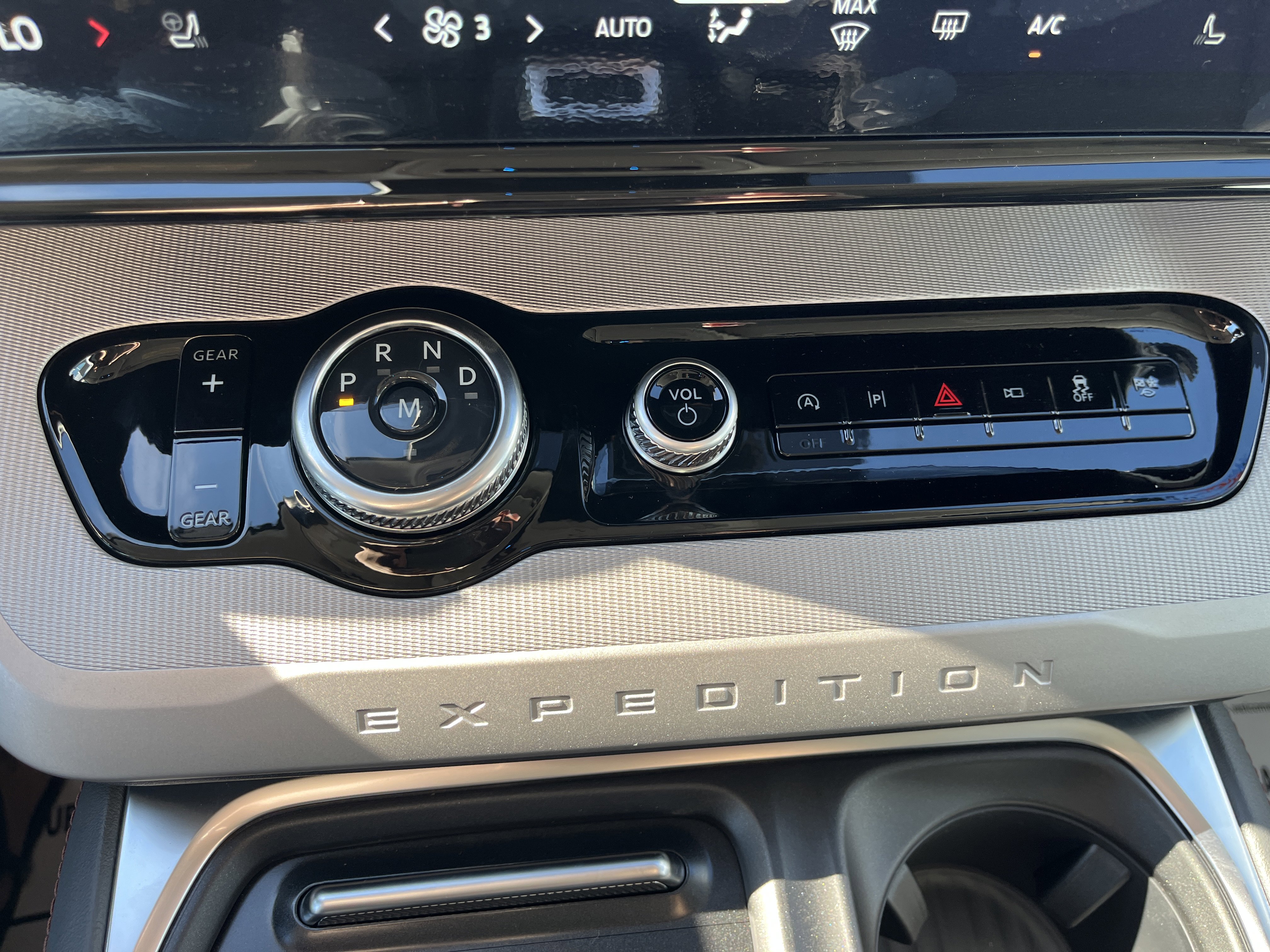 New 2025 Ford Expedition Active image 22