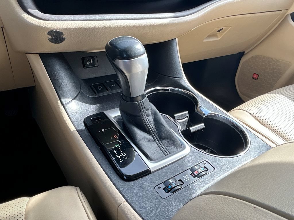 Used 2016 Toyota Highlander Limited FWD image 3