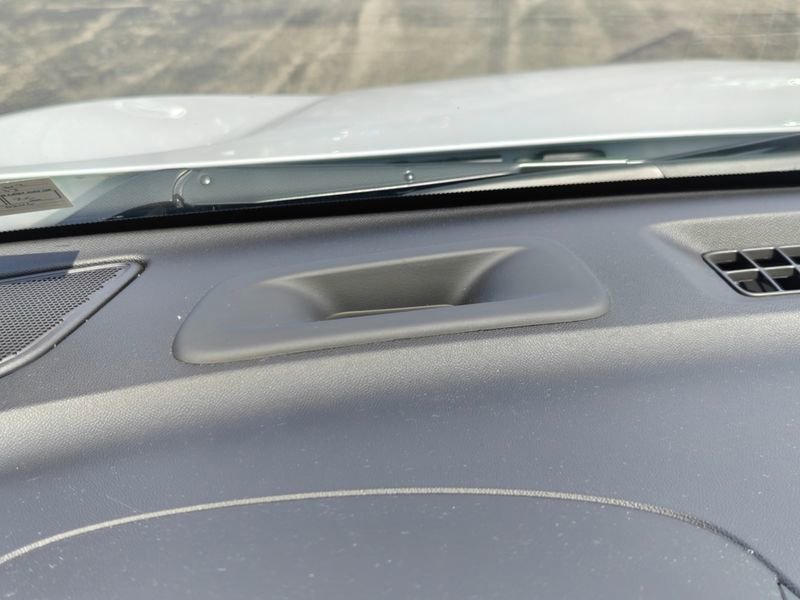 Used 2024 Chevrolet Equinox RS image 44