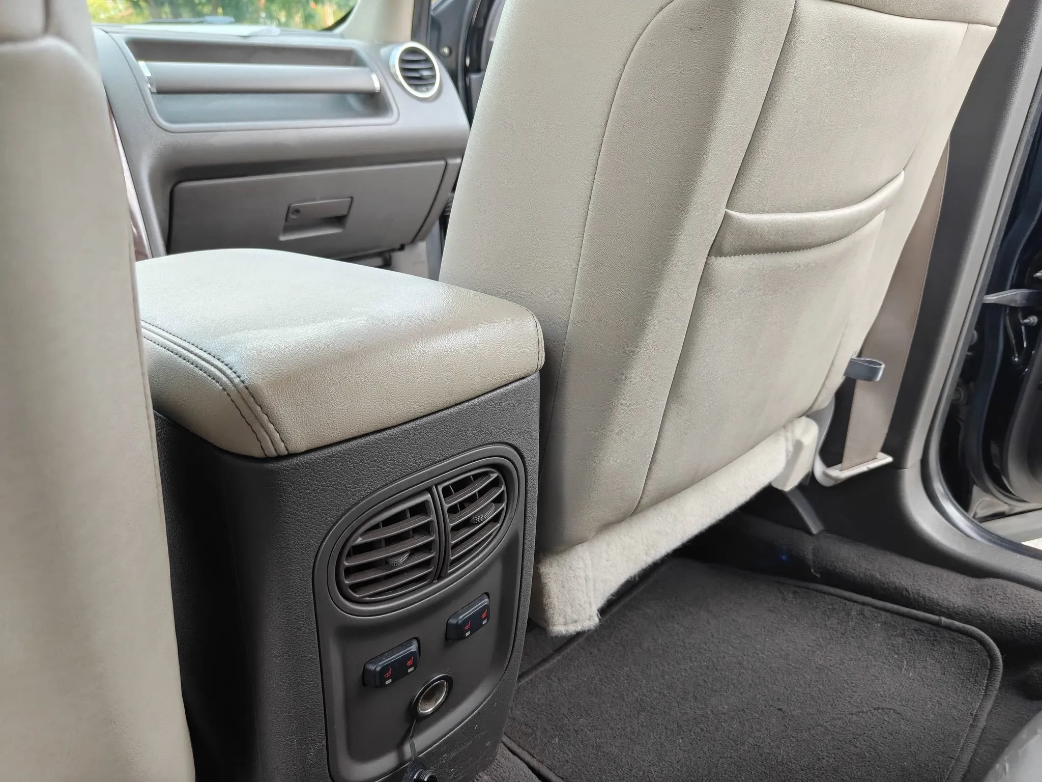 Used 2008 Ford Taurus X Limited FWD image 12