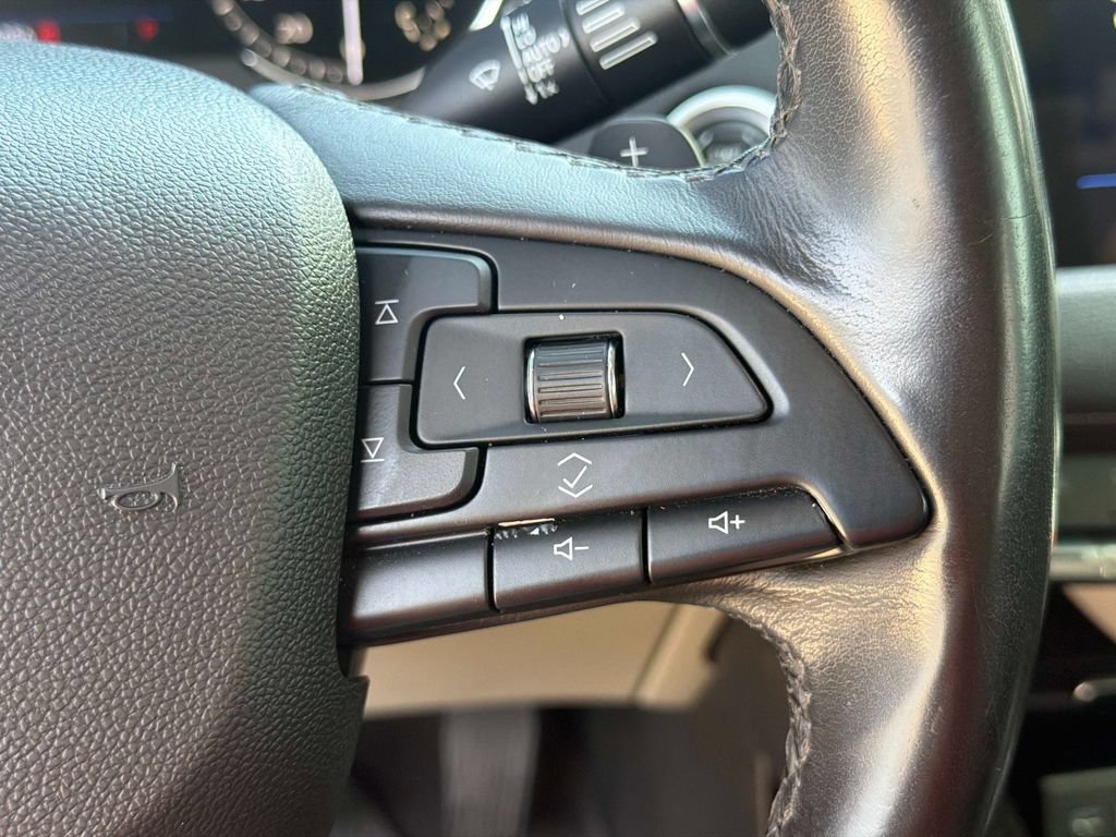 Used 2019 Cadillac XT4 Premium Luxury w/ Cold Weather Package FWD image 29