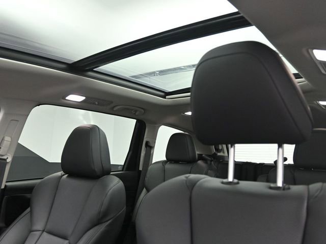 Certified 2025 Subaru Ascent Bronze Edition w/ Onyx Package image 21