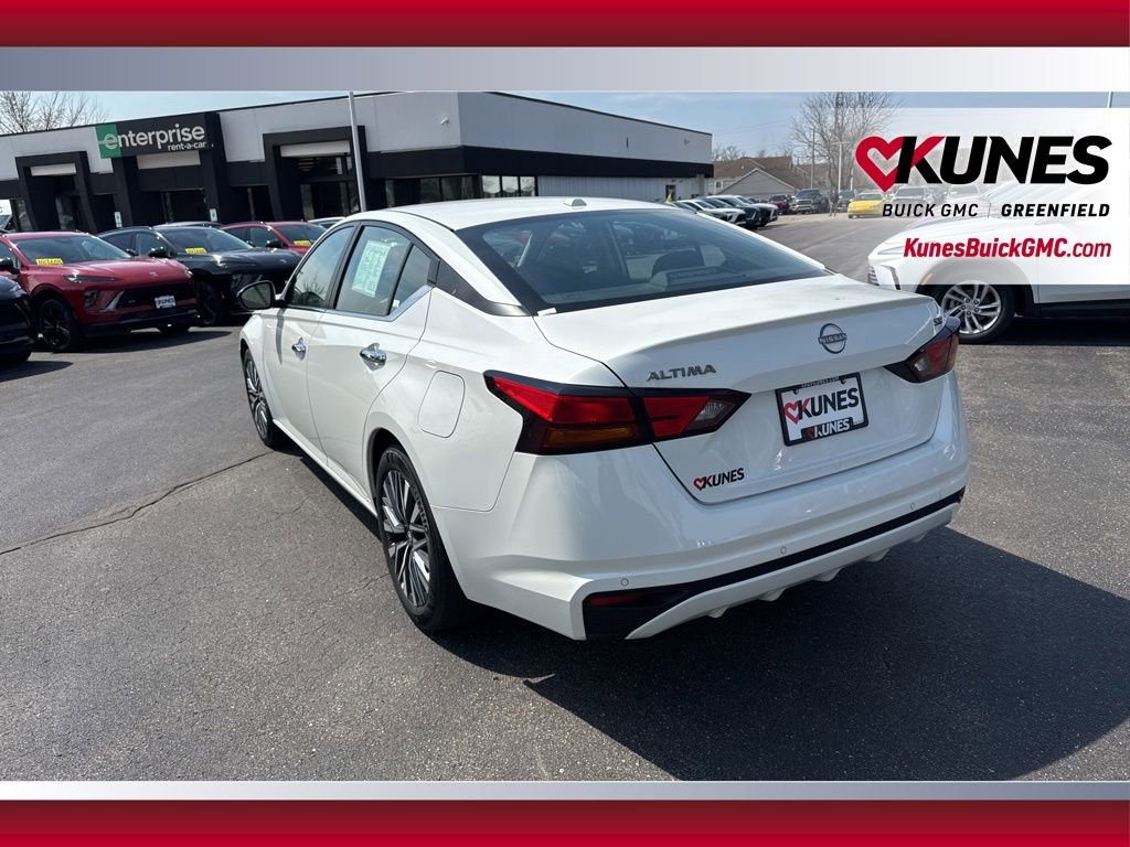 Used 2024 Nissan Altima 2.5 SV FWD image 8
