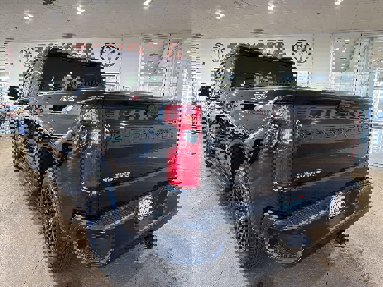 Used 2023 Chevrolet Silverado 1500 RST w/ Protection Package image 8