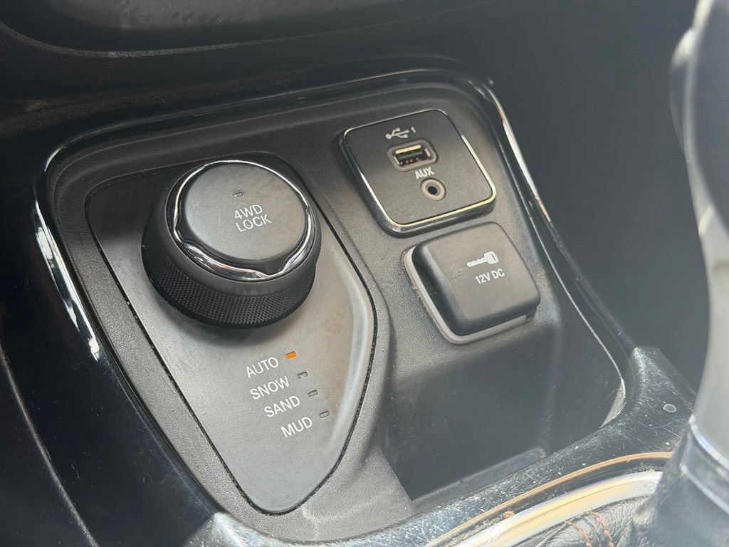 Used 2019 Jeep Compass Limited AWD/4WD image 23
