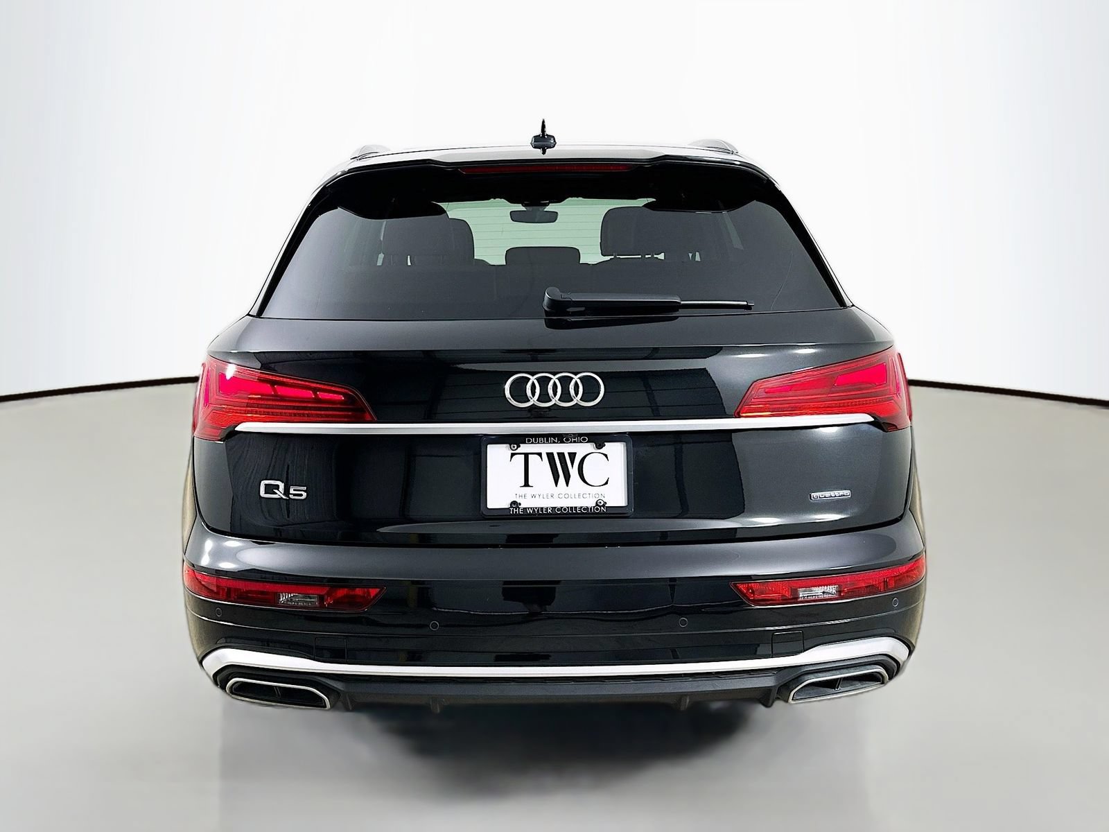 Used 2023 Audi Q5 2.0T Premium Plus w/ Premium Plus Package AWD/4WD image 6