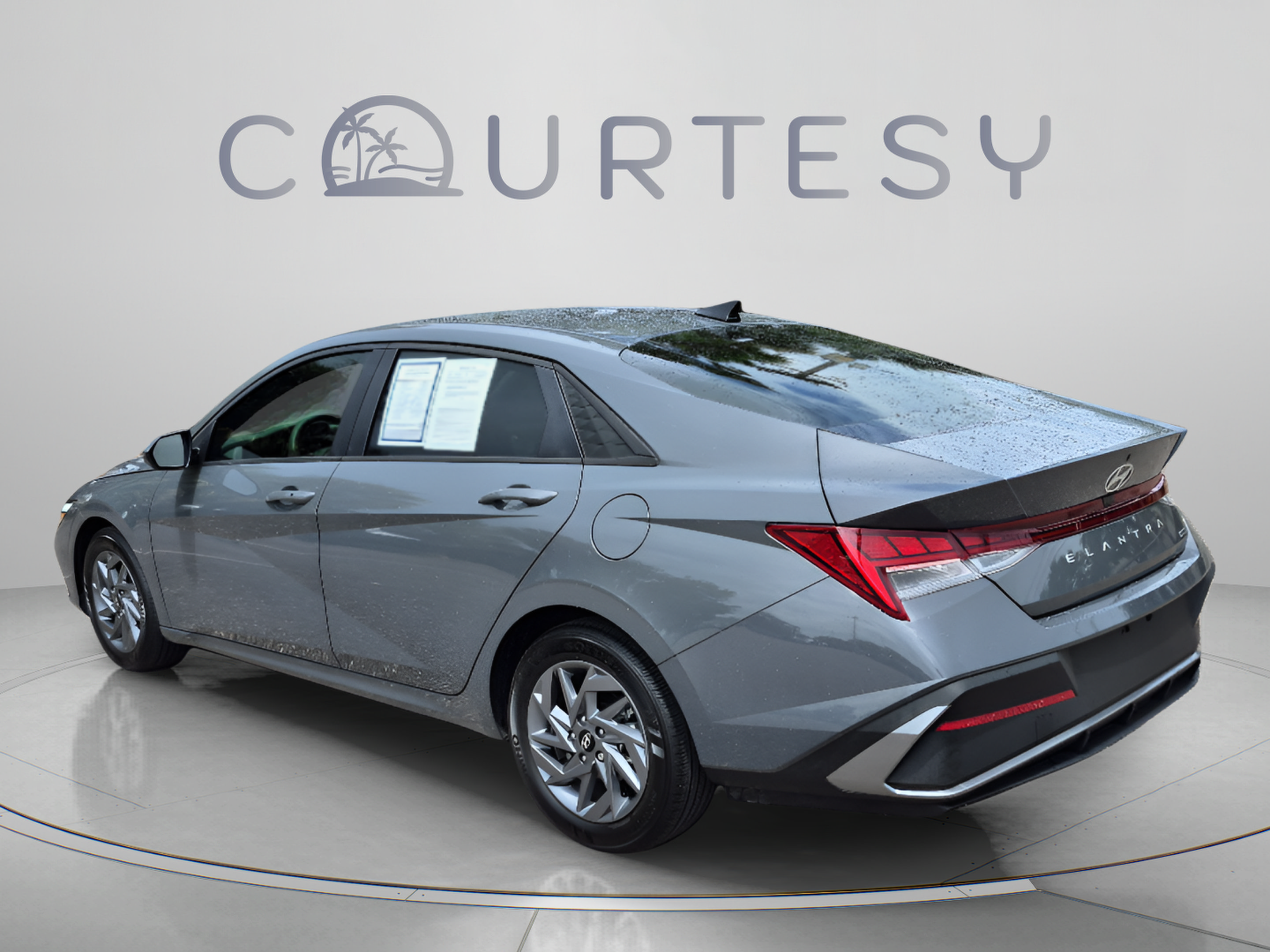 Certified 2025 Hyundai Elantra Hybrid FWD image 3