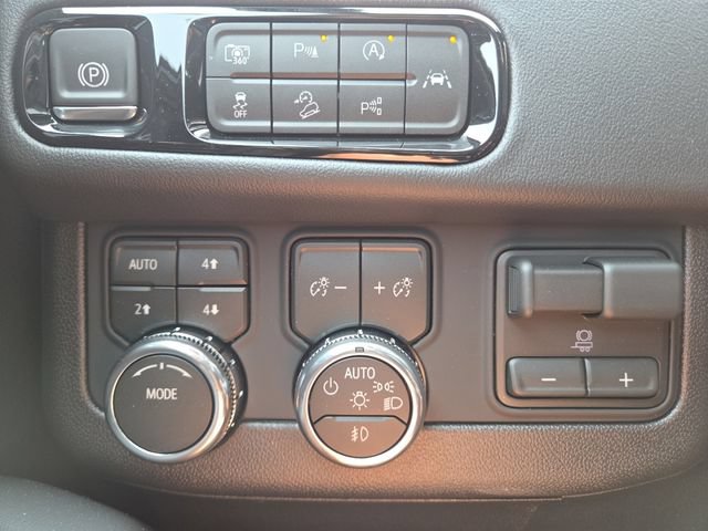 New 2026 GMC Yukon Elevation w/ Elevation Premium Package AWD/4WD image 32