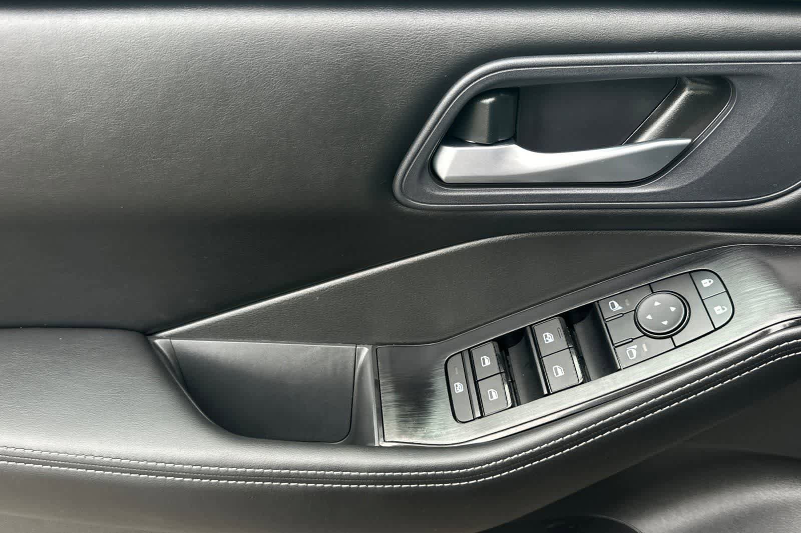 New 2026 Nissan Rogue SV FWD image 13
