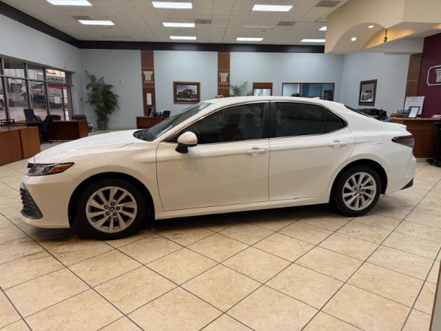 Used 2023 Toyota Camry LE FWD image 4