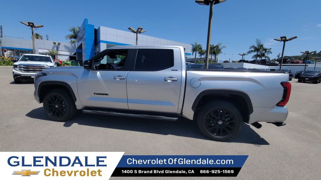 Used 2025 Toyota Tundra Limited AWD/4WD image 5