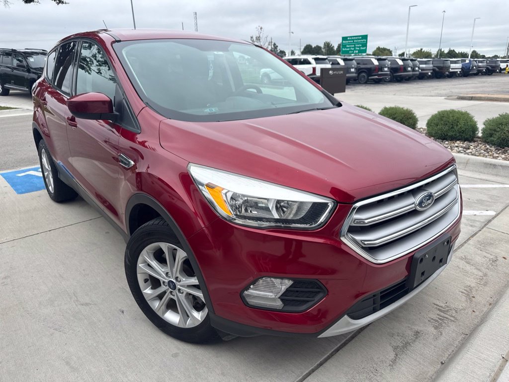 Used 2017 Ford Escape SE w/ SE Cold Weather Package AWD/4WD image 16