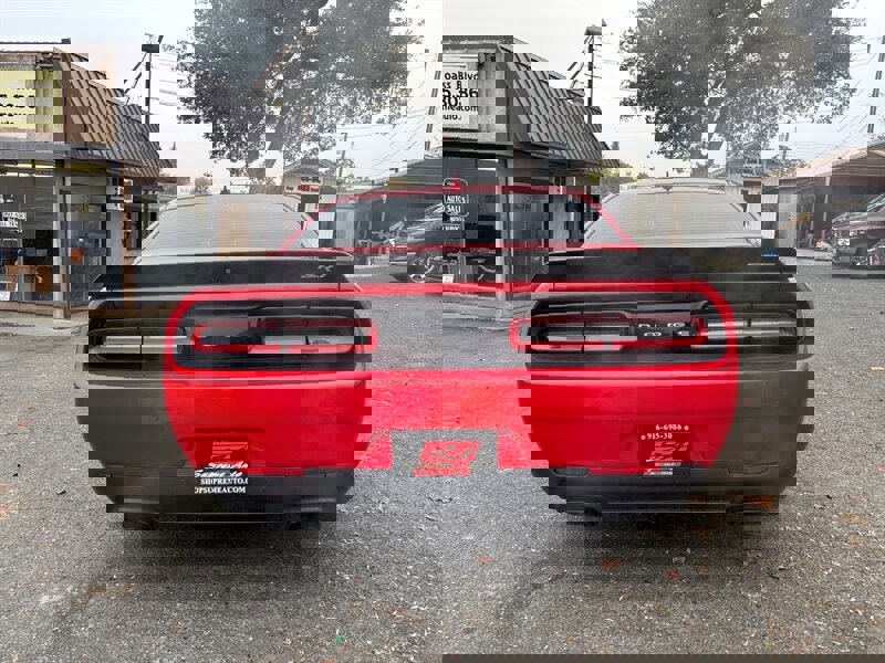 Used 2016 Dodge Challenger SRT Hellcat image 10