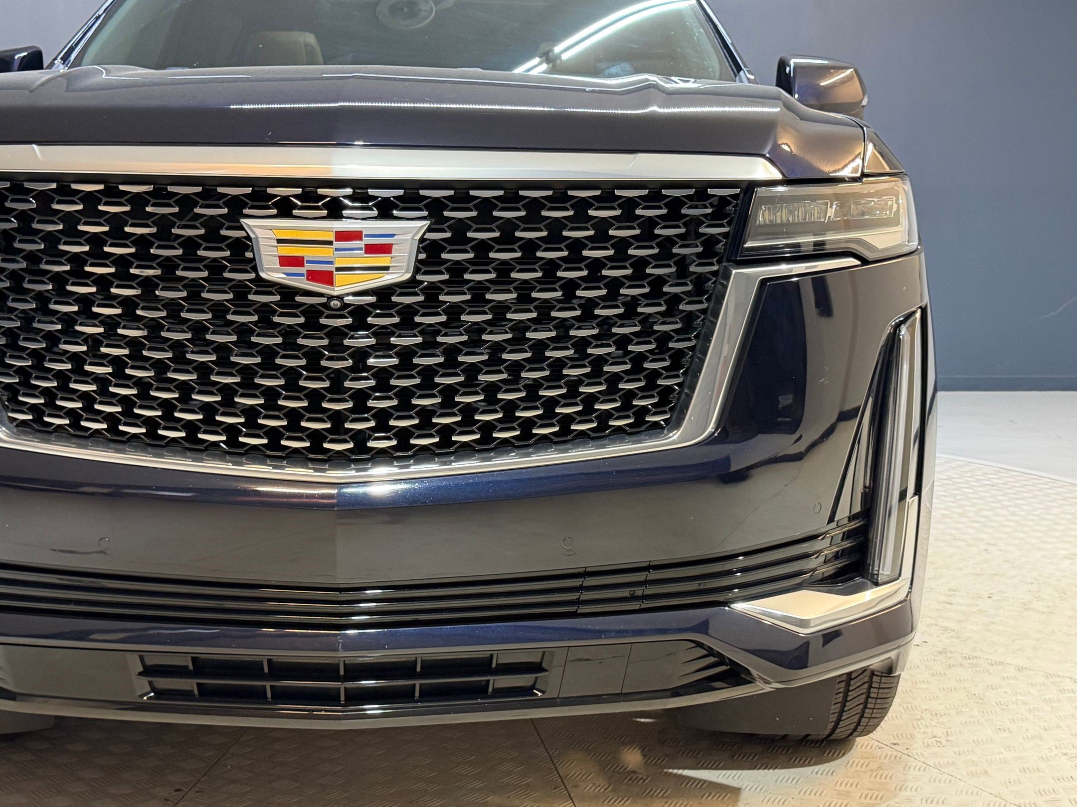 Certified 2023 Cadillac Escalade ESV Premium Luxury image 23