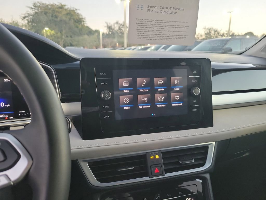 Used 2025 Volkswagen Taos SE w/ Panoramic Sunroof Package image 22