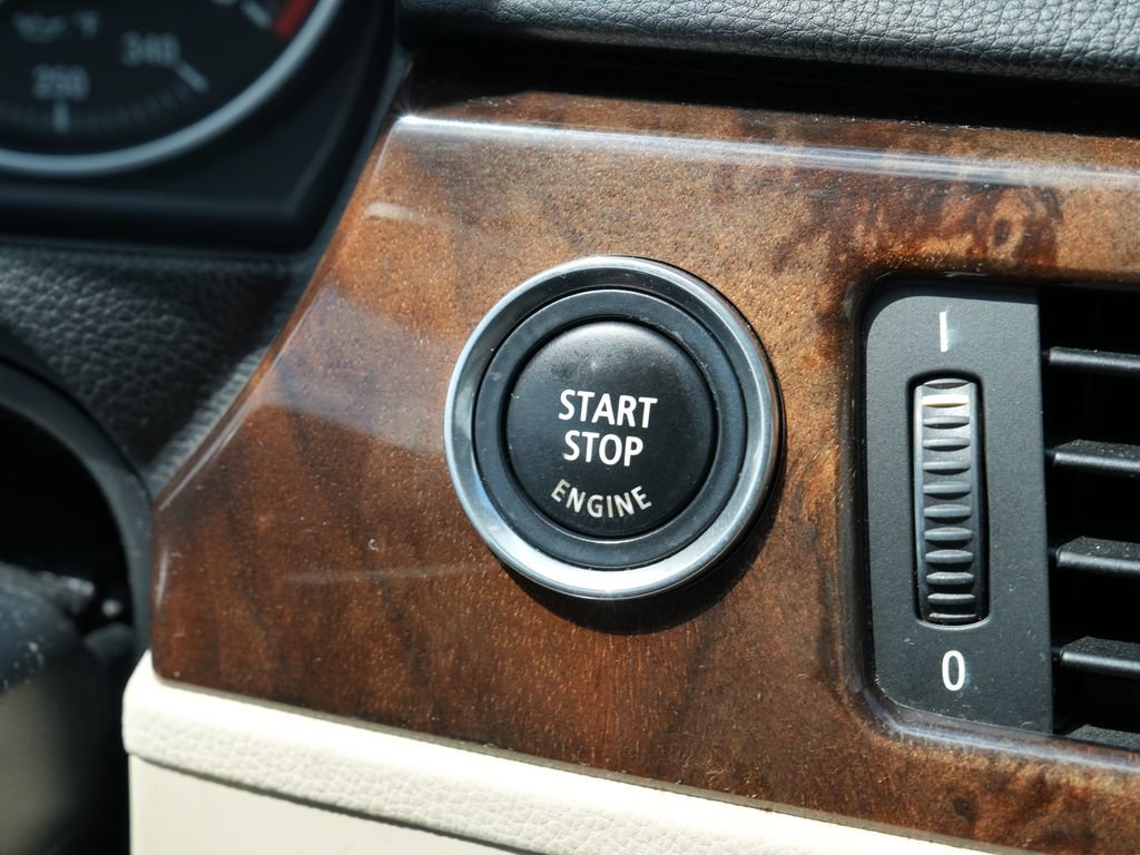 Used 2013 BMW 328i Convertible RWD image 33