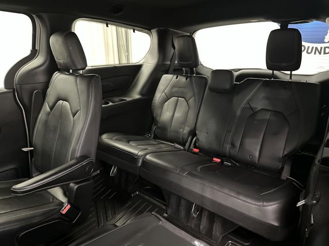 Used 2020 Chrysler Pacifica Touring-L image 30