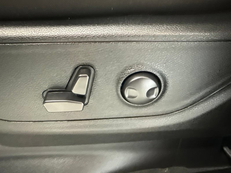 Used 2023 RAM 1500 Big Horn AWD/4WD image 19