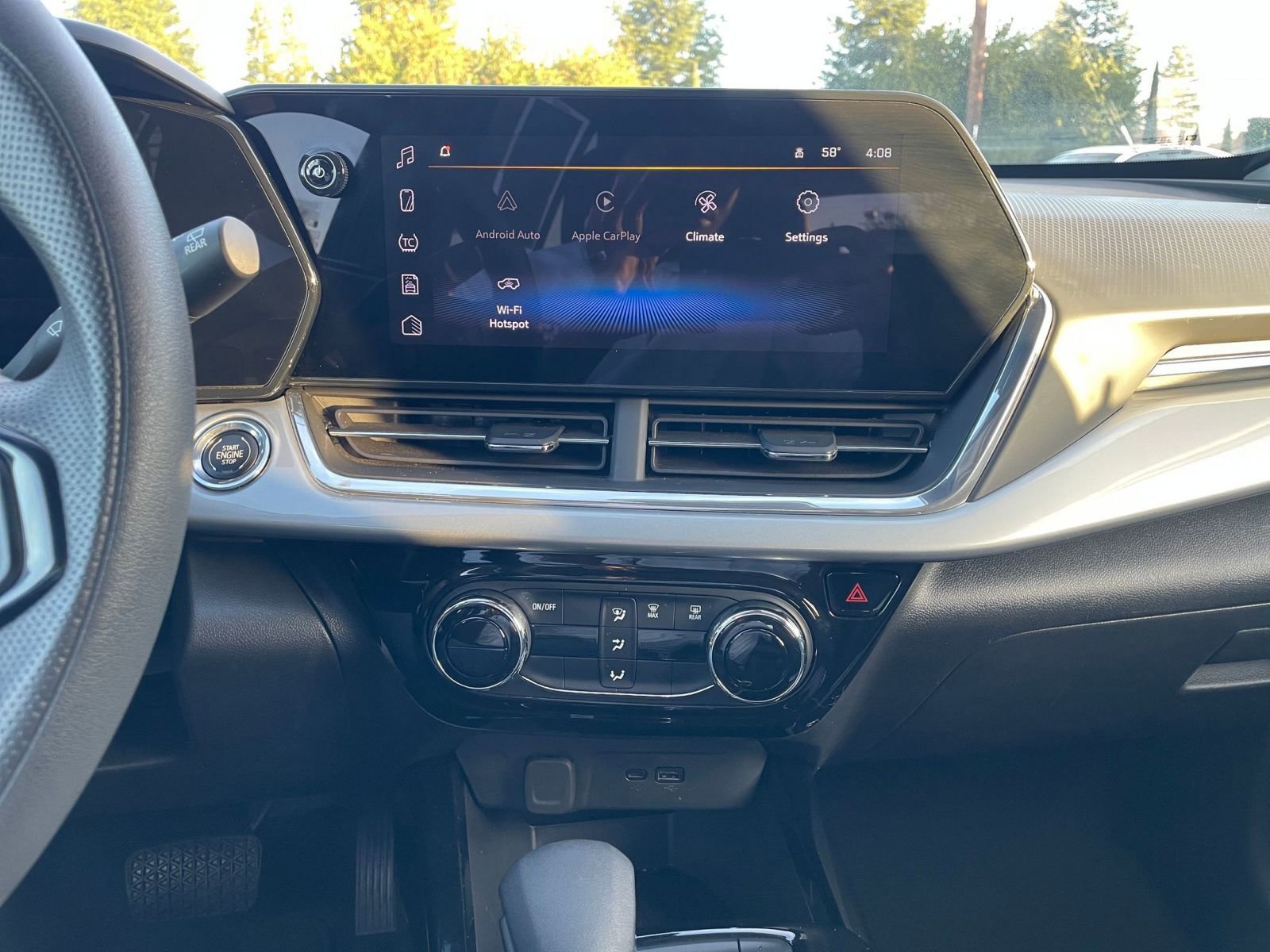 Used 2025 Chevrolet Trax LT image 18