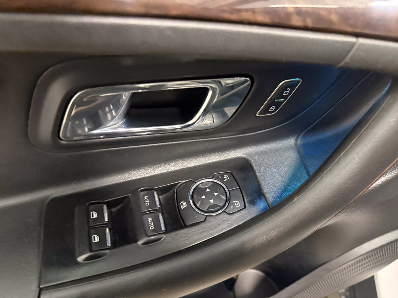 Used 2013 Ford Taurus Limited FWD image 22