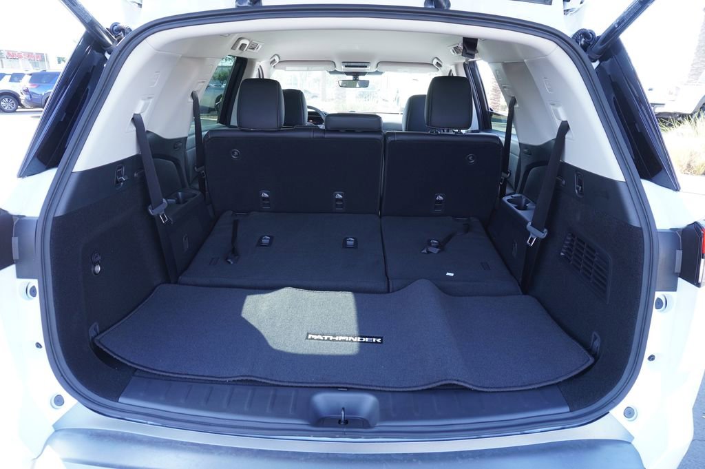 New 2026 Nissan Pathfinder SL image 8