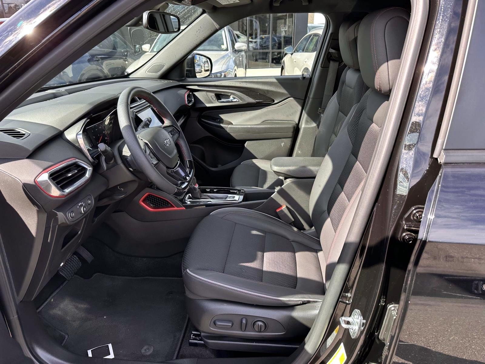 Used 2023 Chevrolet TrailBlazer RS w/ Convenience Package AWD/4WD image 11