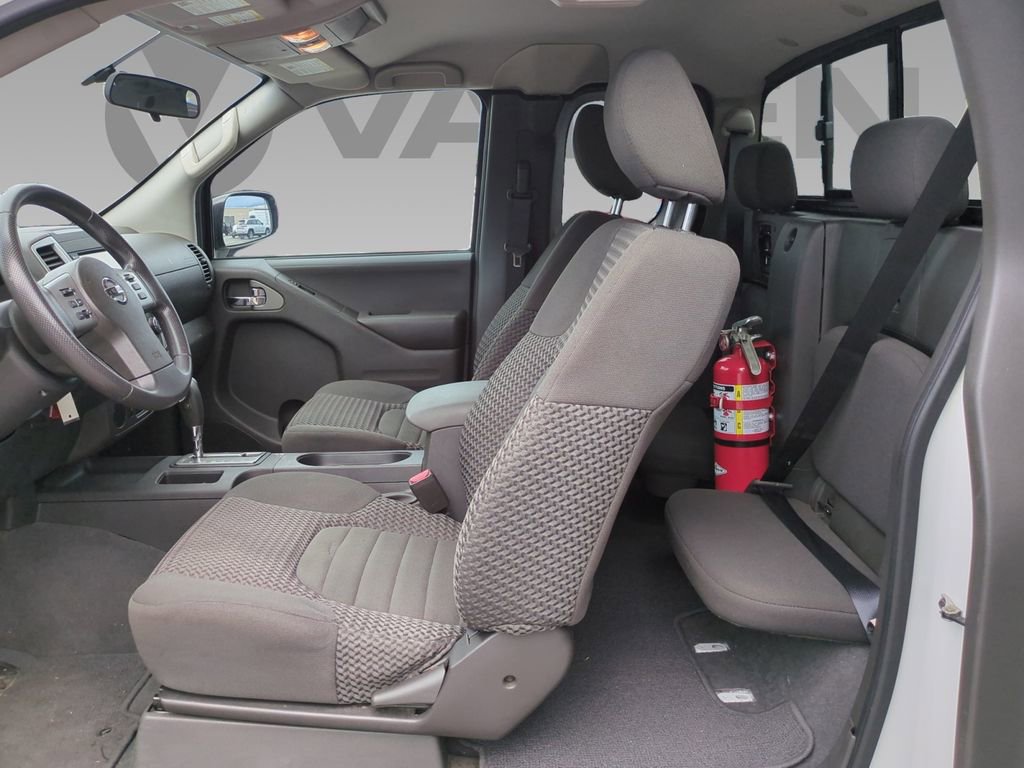 Used 2019 Nissan Frontier SV image 10