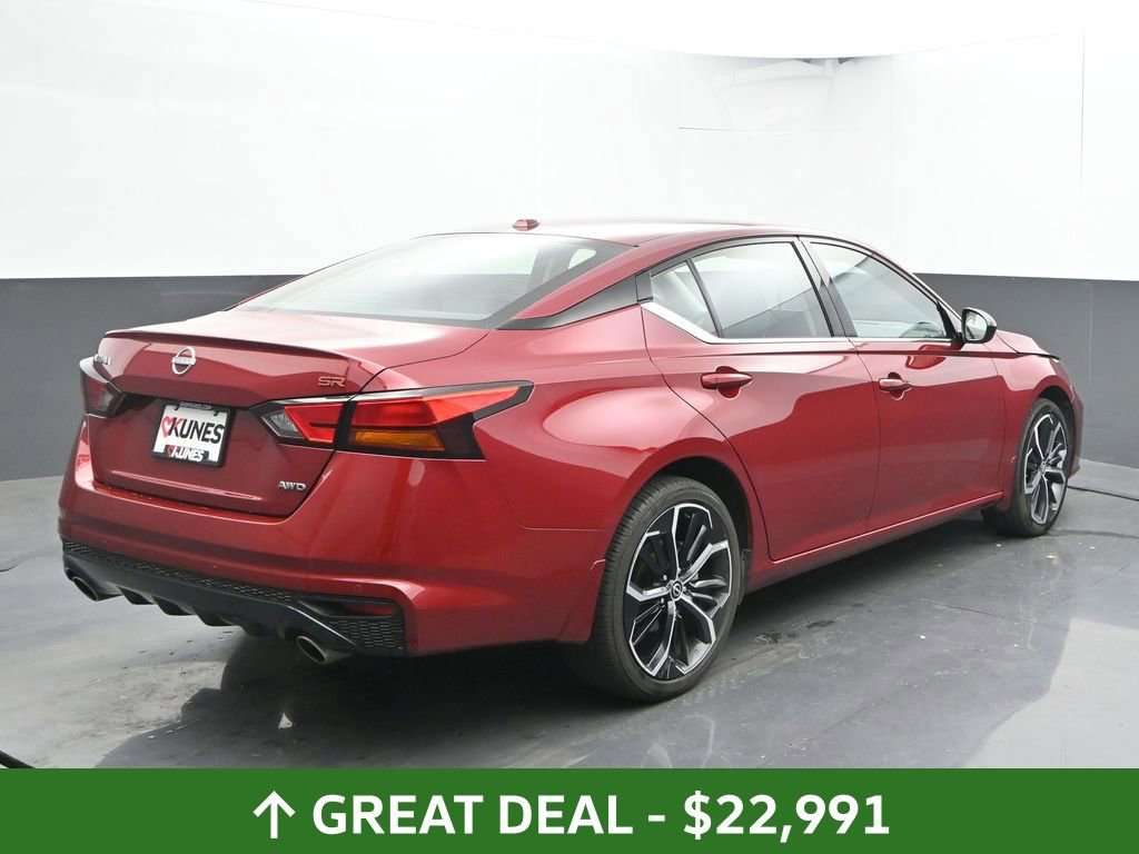 Used 2024 Nissan Altima 2.5 SR w/ SR Premium Package image 11