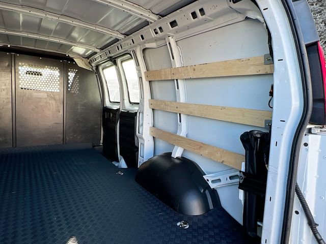 Used 2024 GMC Savana 2500 w/ Driver Convenience Package image 30