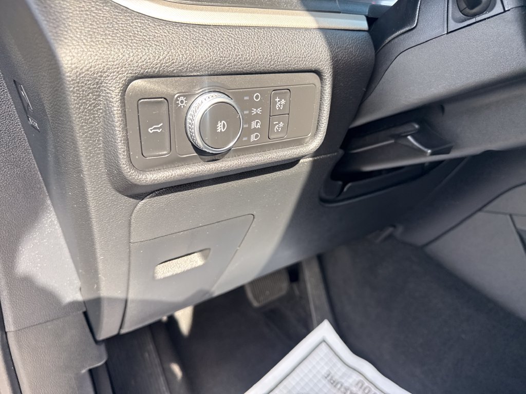 Used 2020 Ford Explorer XLT w/ Equipment Group 202A AWD/4WD image 28