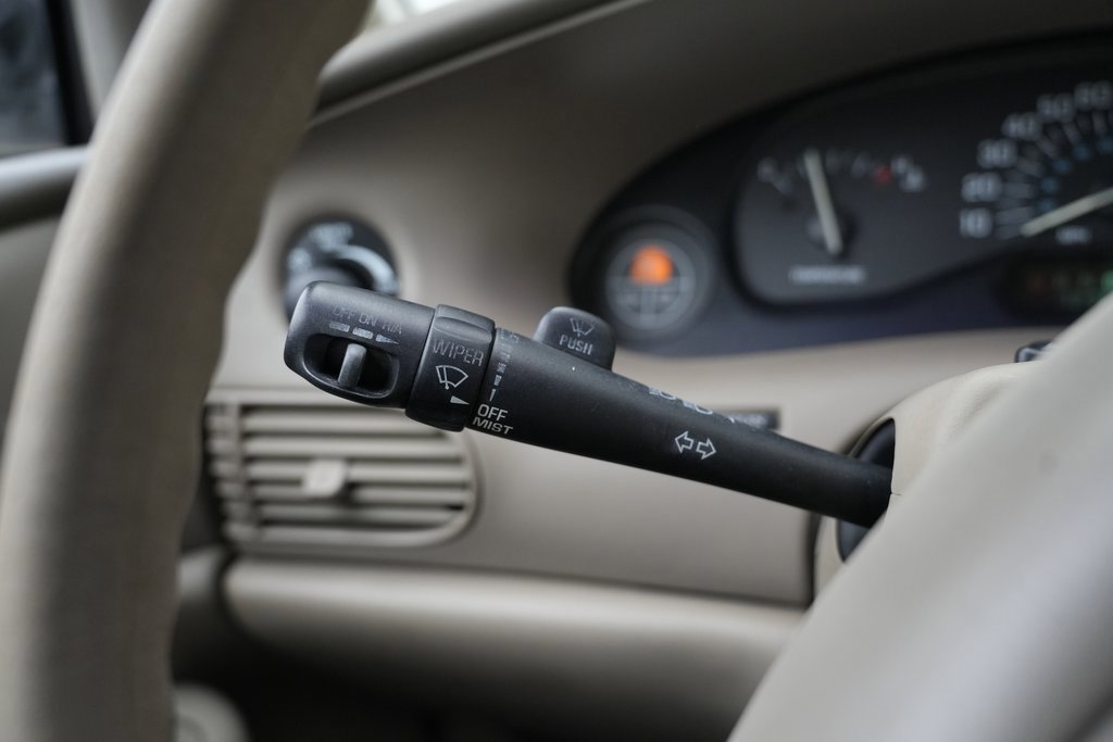 Used 1998 Buick Century Custom image 43