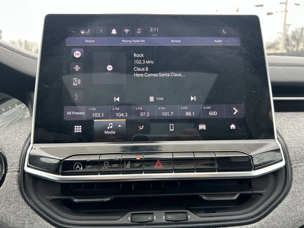 Used 2024 Jeep Compass Latitude w/ Sun and Sound Group image 21