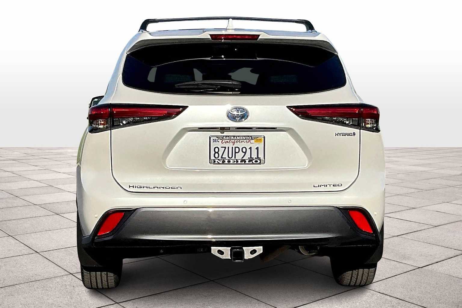 Used 2022 Toyota Highlander Limited image 7