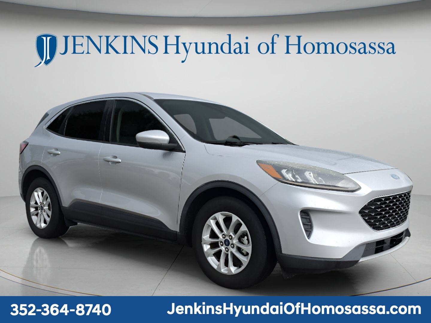 Used 2020 Ford Escape SE FWD image 1