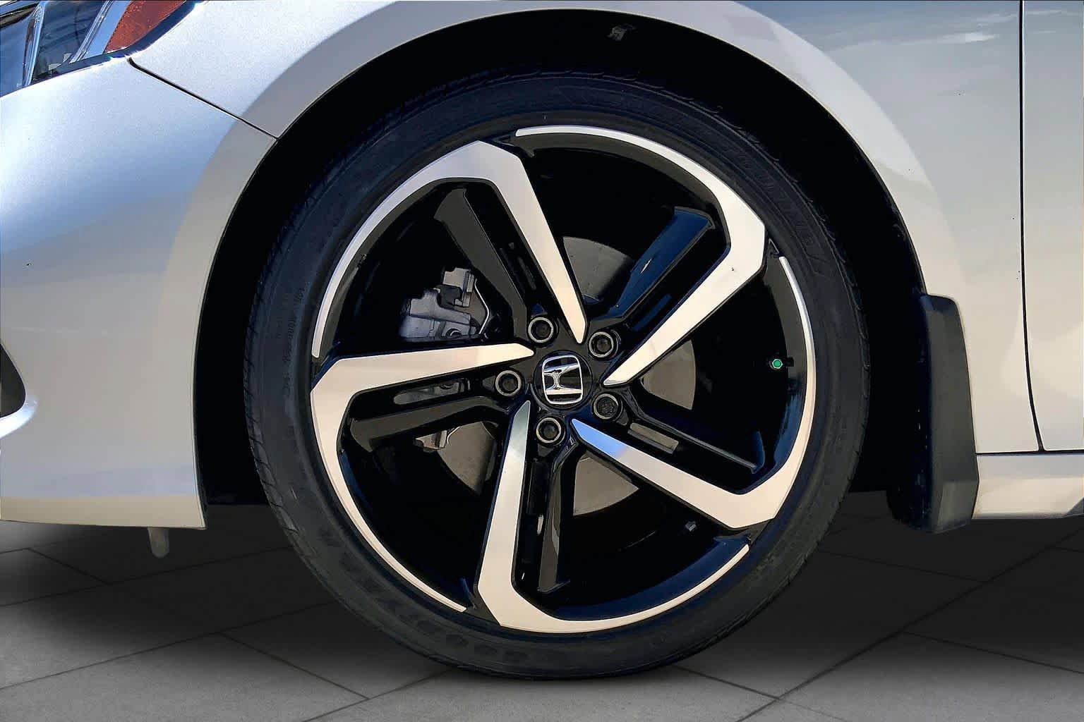 Used 2022 Honda Accord Sport image 11
