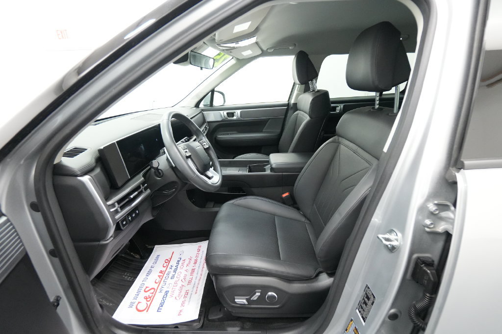 Used 2025 Hyundai Santa Fe SEL AWD/4WD image 16
