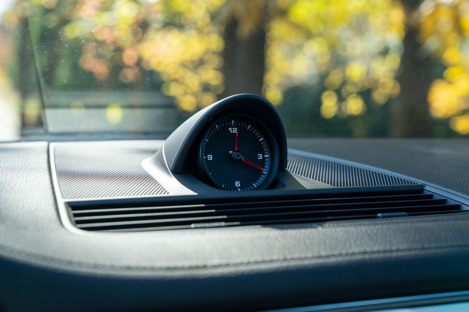 Certified 2023 Porsche Panamera Platinum Edition image 27