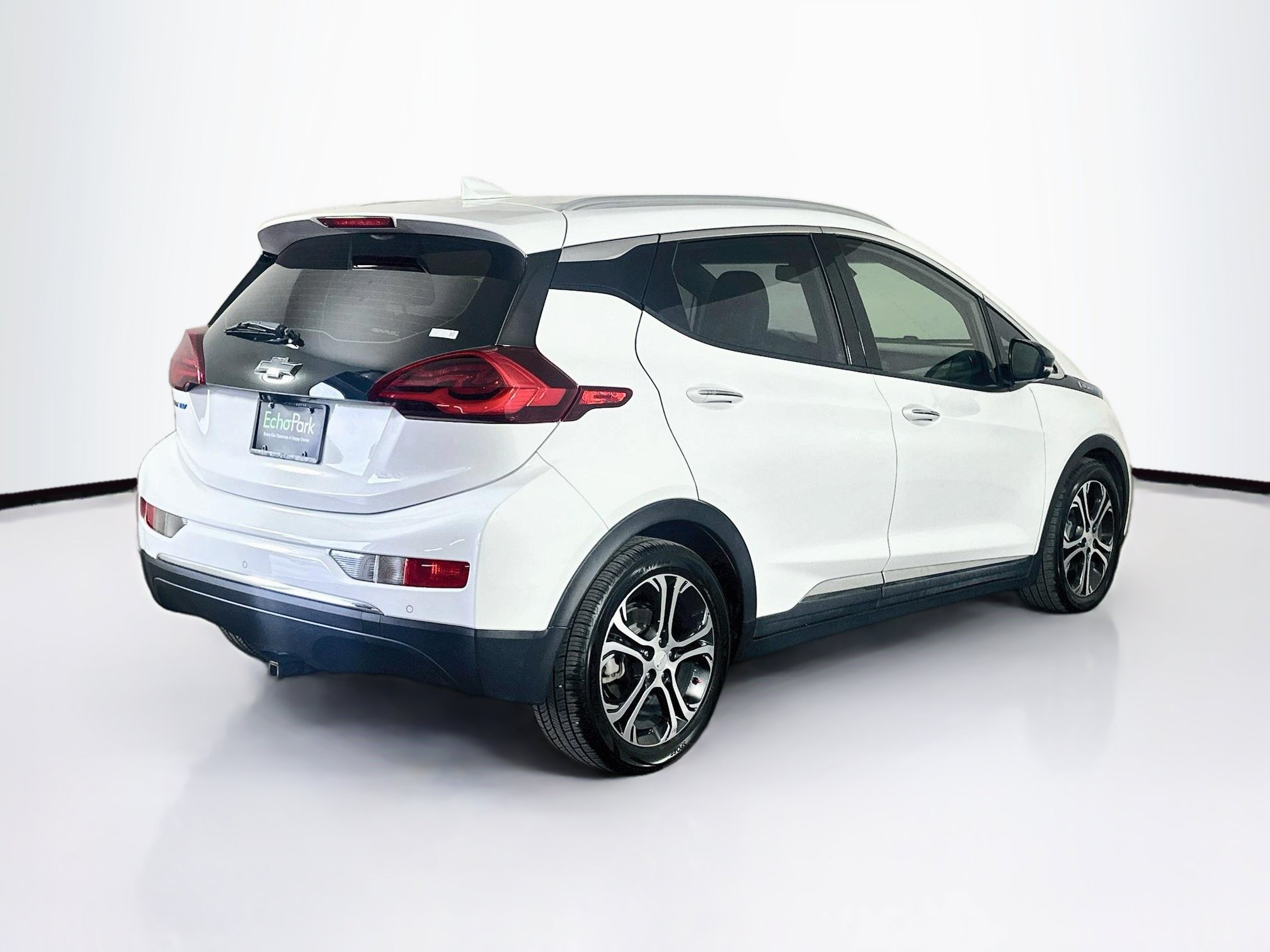 Used 2019 Chevrolet Bolt Premier w/ Infotainment Package FWD image 9