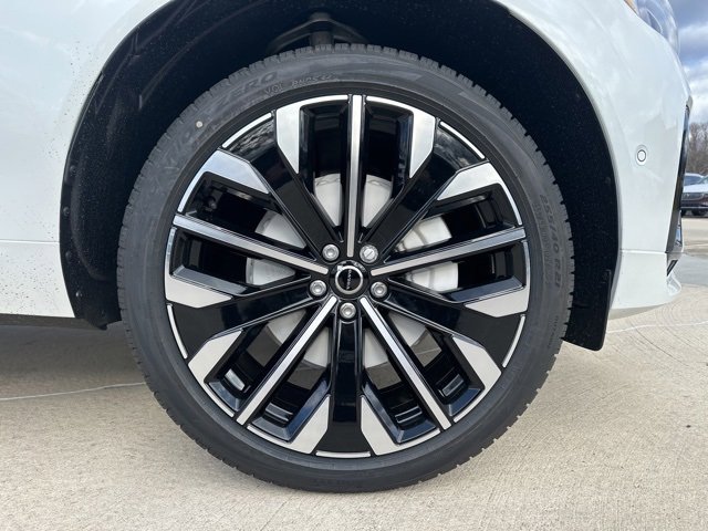 New 2026 Volvo XC60 B5 Ultra w/ Protection Package Premier image 9