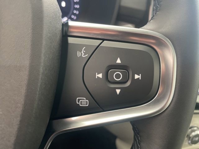 Certified 2025 Volvo XC40 B5 Plus image 16