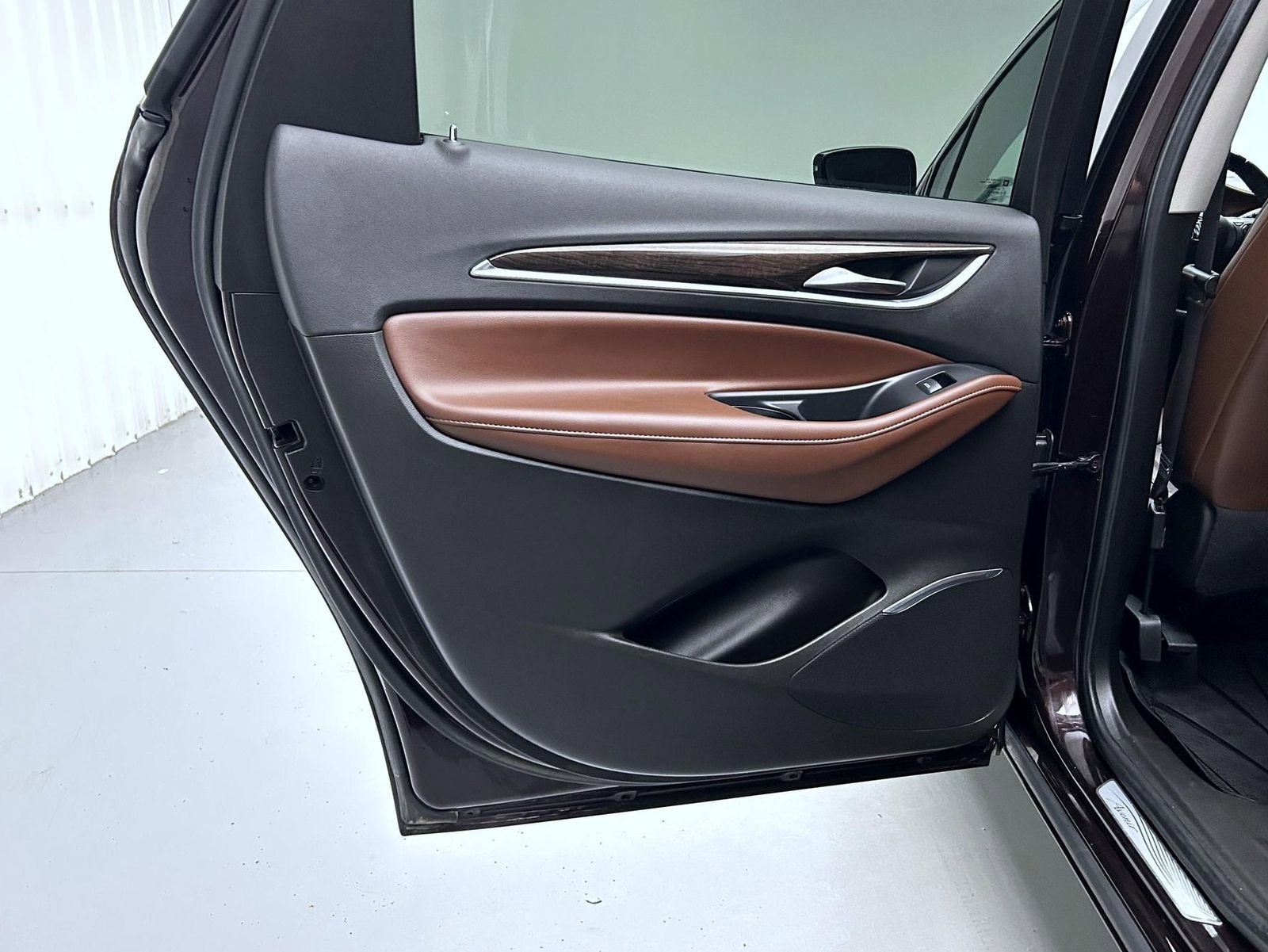 Used 2021 Buick Enclave Avenir w/ Avenir Technology Package AWD/4WD image 21