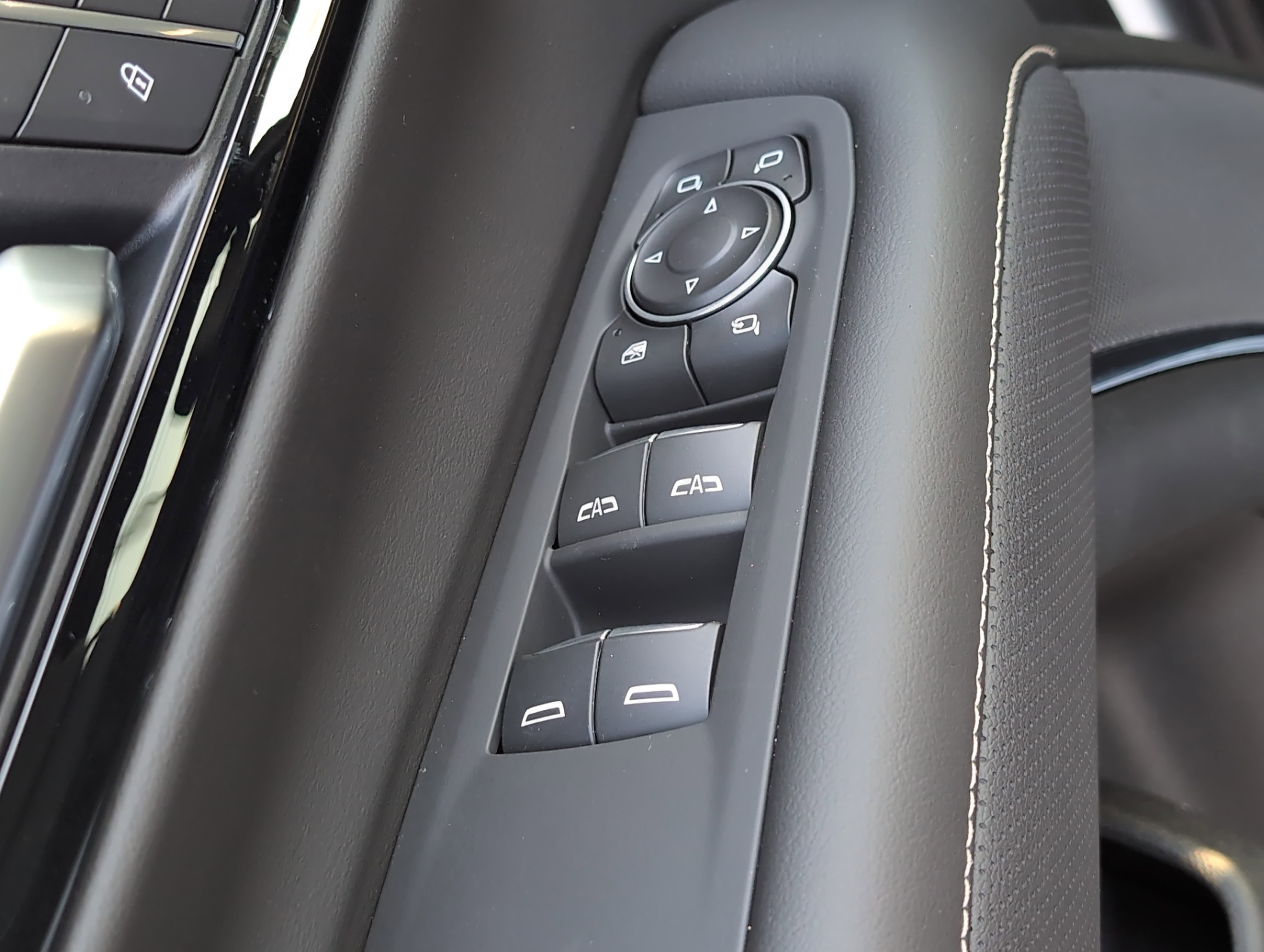 New 2025 Chevrolet Suburban Premier w/ Sun And Tow Package image 13