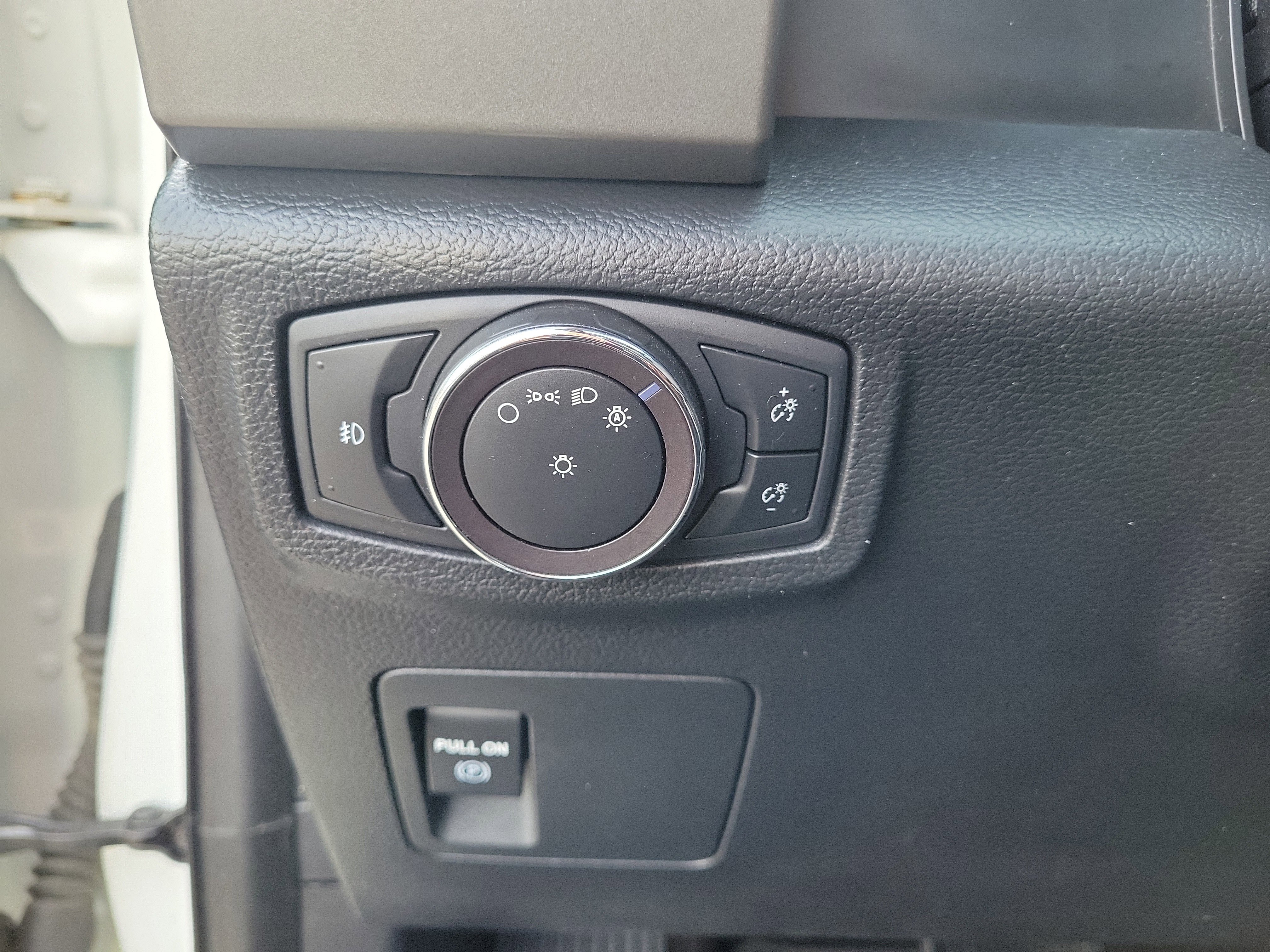 Used 2020 Ford Expedition XLT w/ Equipment Group 201A AWD/4WD image 25