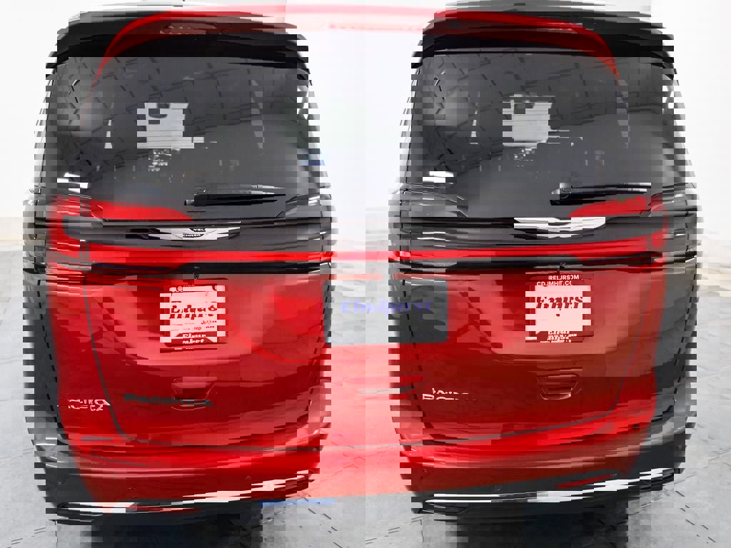 New 2026 Chrysler Pacifica Select image 5