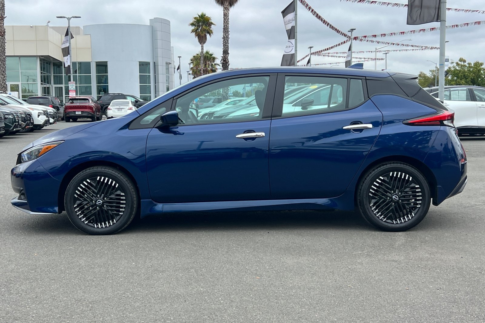 Certified 2024 Nissan Leaf SV Plus FWD image 7